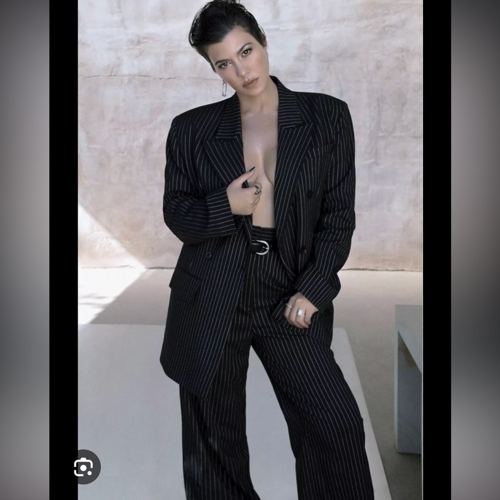 NWOT Kourtney Kardashian Barker Boohoo black & white pinstripe suitpants UK8/US4